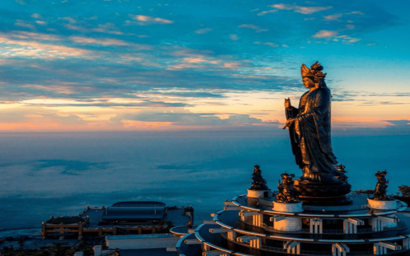 kham-pha-mien-nam-5-ngay-tu-thanh-hoa-tp-hcm-nang-dong-tay-ninh-linh-thieng-vung-tau-tho-mong:-2