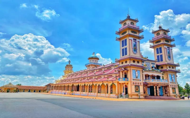 kham-pha-mien-nam-5-ngay-tu-thanh-hoa-tp-hcm-nang-dong-tay-ninh-linh-thieng-vung-tau-tho-mong=caodai