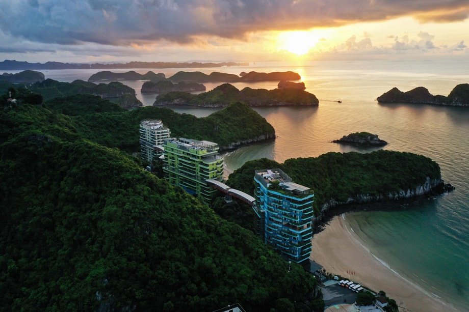 View toàn cảnh Flamingo Cát Bà