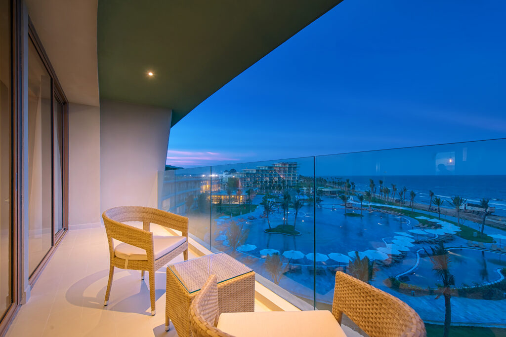 View tầng cao FLC Luxury Hotel
