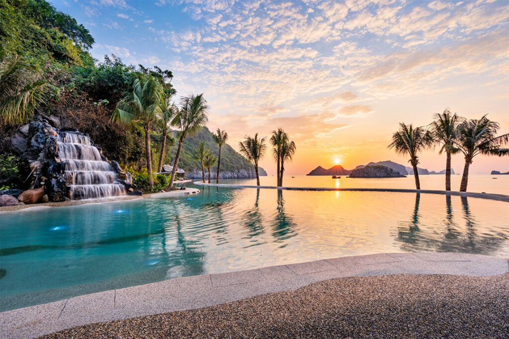 Bể bơi bốn mùa tại Flamingo Cát Bà
