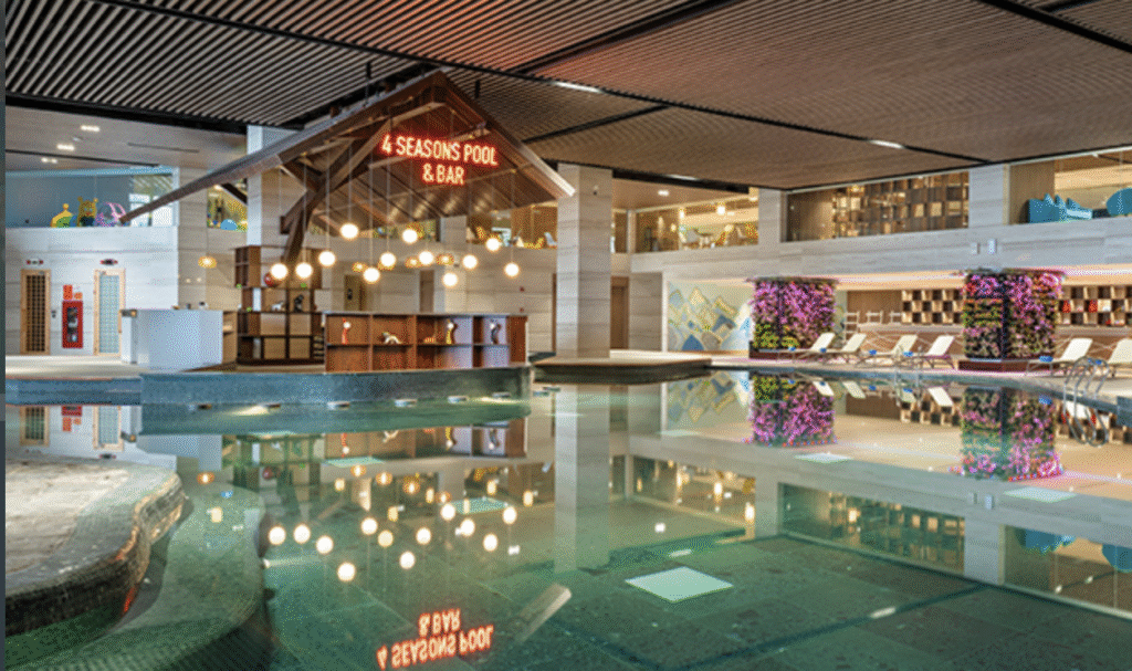 4 Seasons Pool Bar