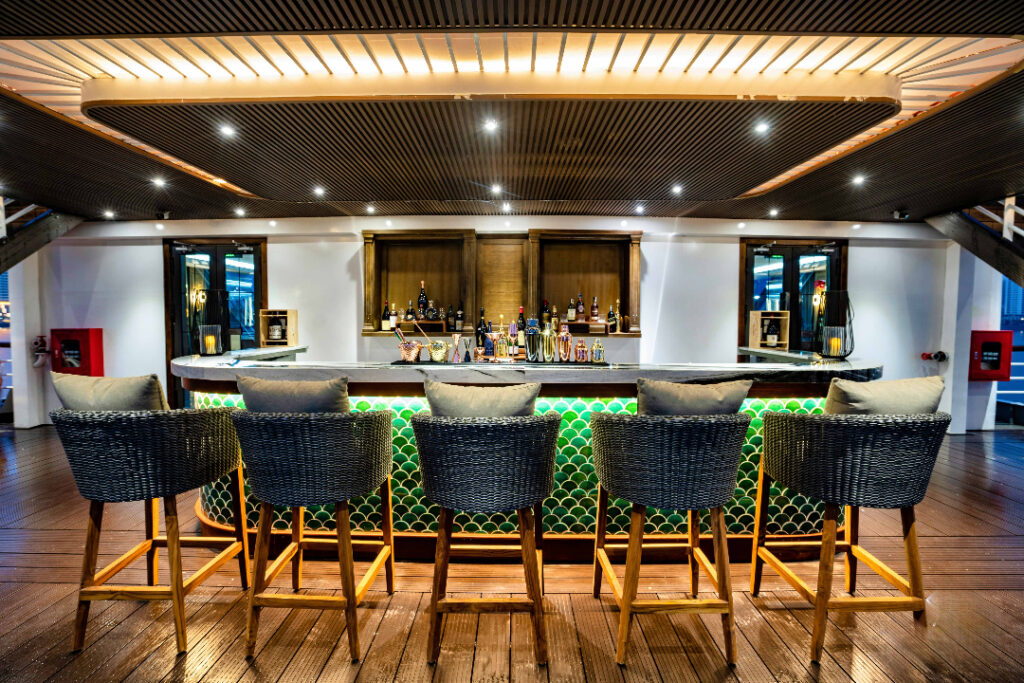 Bar ngoài trời