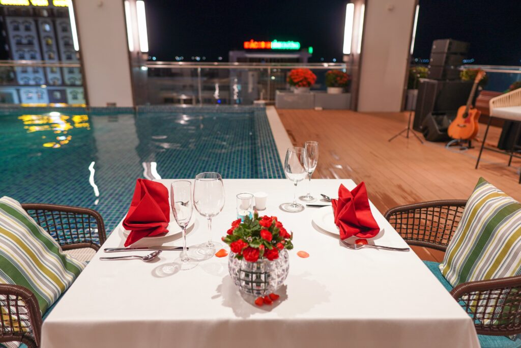 Dinner tại Pool Bar