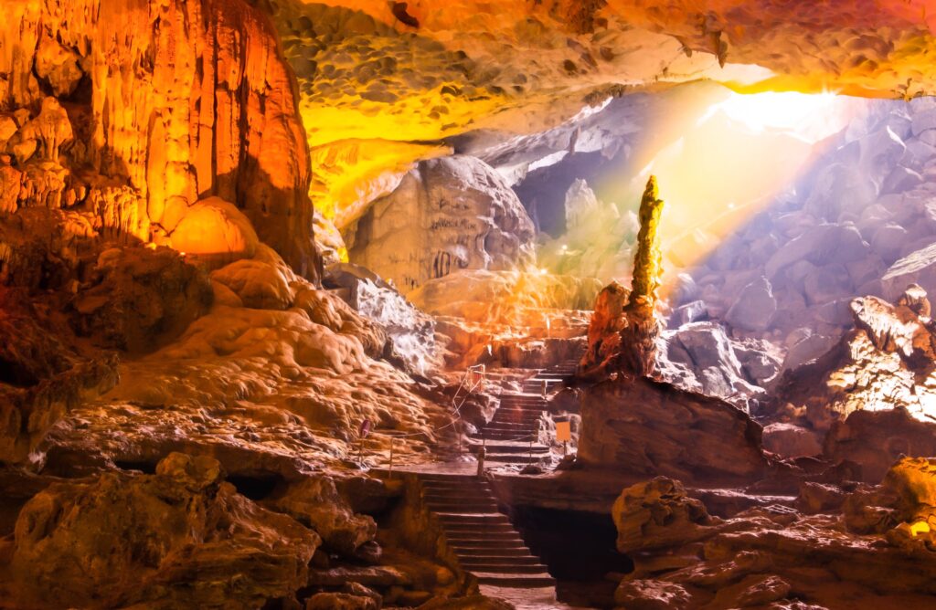 Hang Sửng Sốt