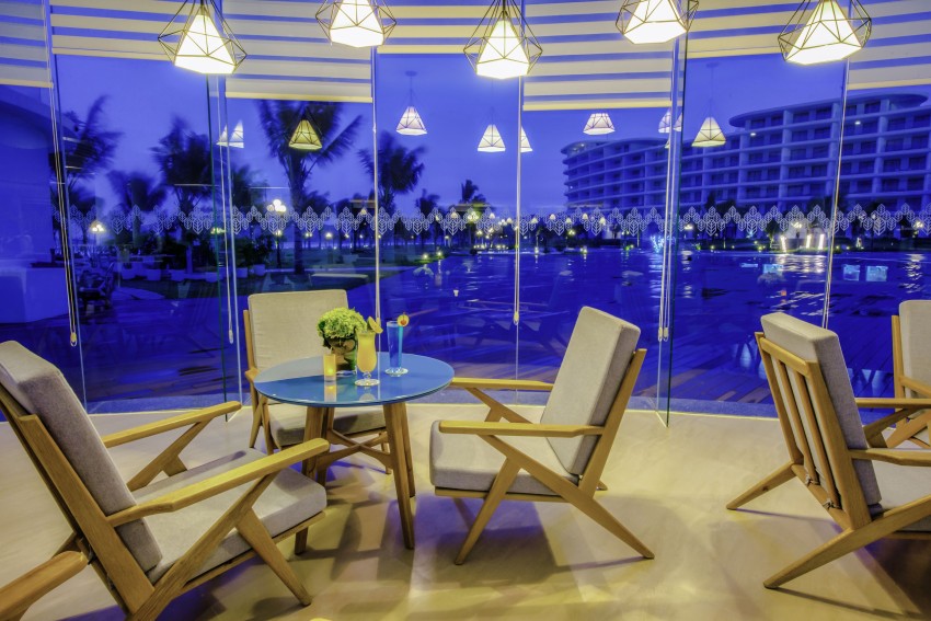 Ocean Pool Bar