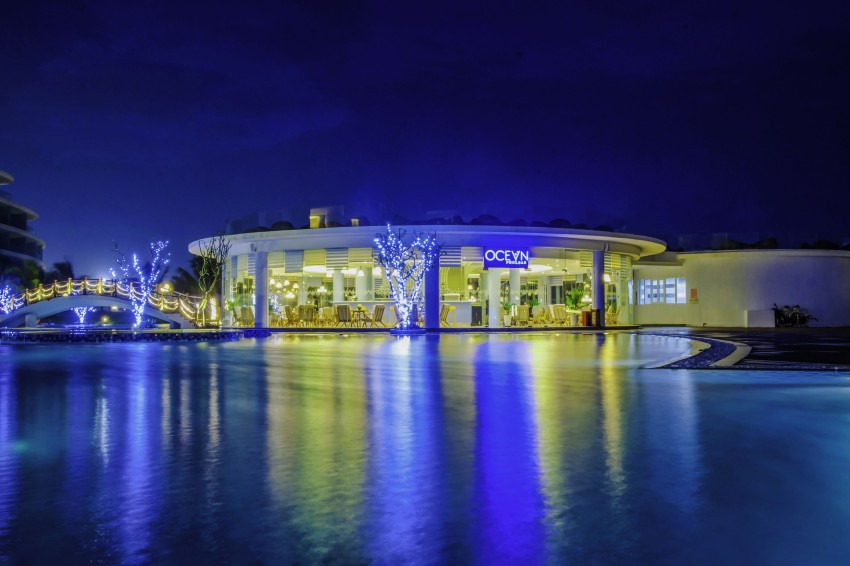 Ocean Pool Bar: