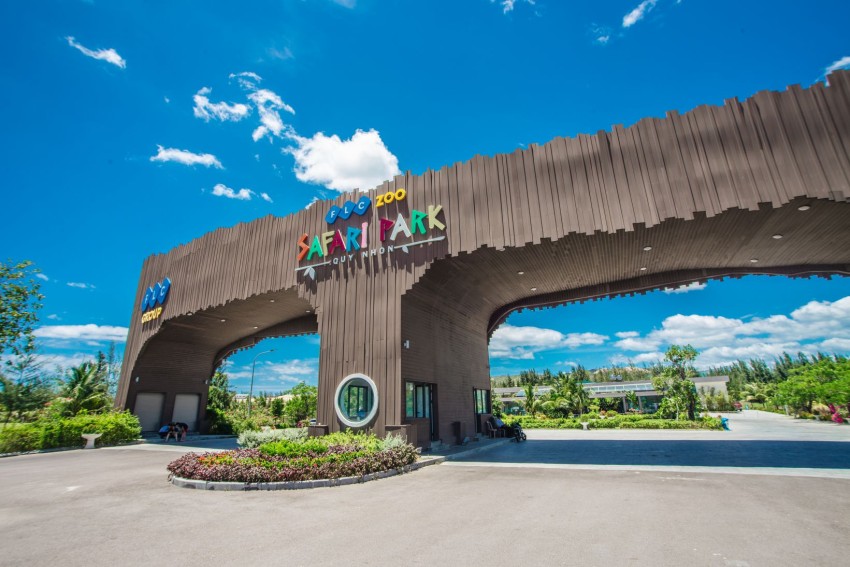 FLC Zoo Safari Park