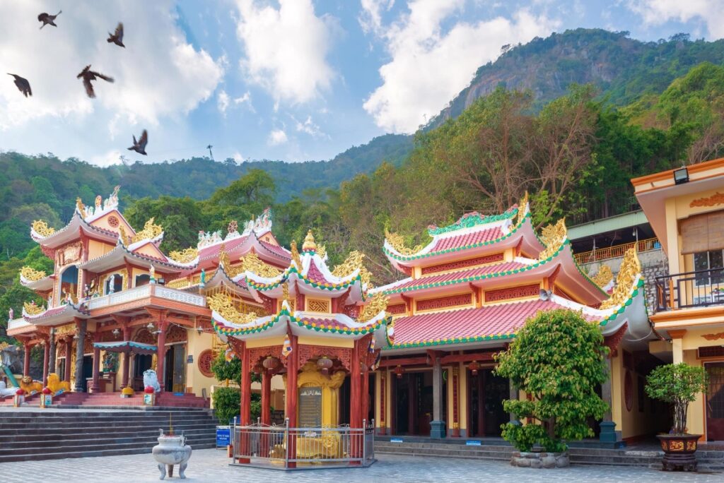 Chùa Linh Sơn Hòa Đồng