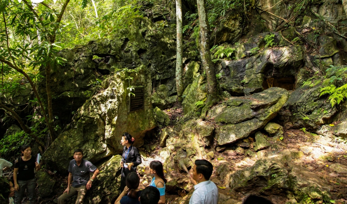 tour-doan-thanh-hoa-di-cao-bang-trai-nghiem-di-tich-lich-su-pac-bo