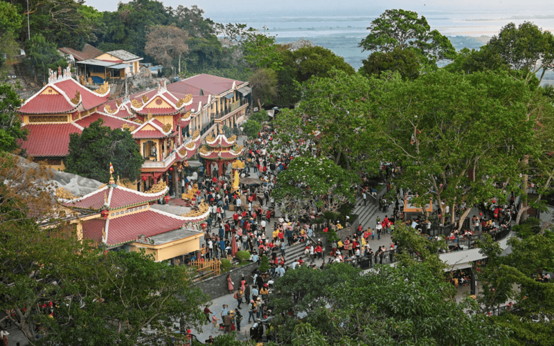 tour-le-hoi-dau-nam