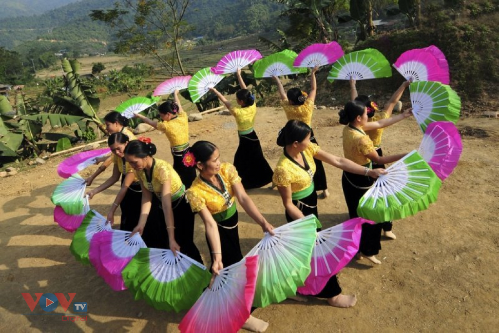 Múa xòe truyền thống