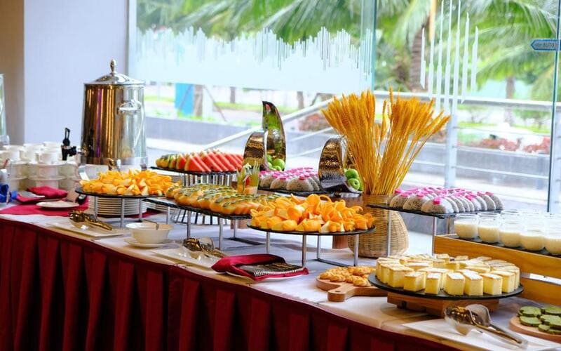 dat-phong-flc-city-hotel-beach-quy-nhon-foood