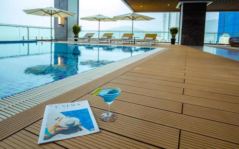 dat-phong-flc-city-hotel-beach-quy-nhon-pool-1