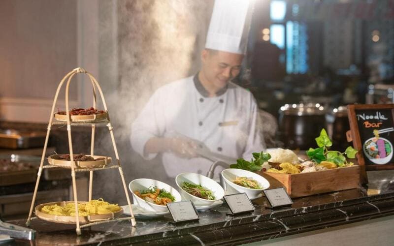 dat-phong-flc-grand-hotel-ha-long-view-vinh-dep-food