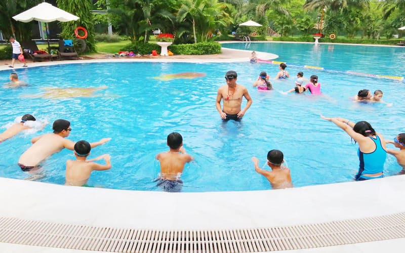 dat-phong-flc-luxury-resort-phu-tho-gia-tot-2026-pool-kid