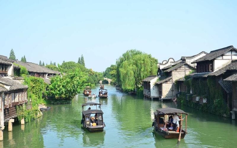 du-lich-o-tran-kinh-nghiem-lich-trinh-diem-tham-quan-taysach