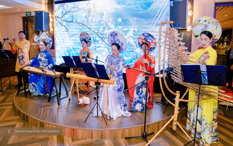 du-thuyen-luna-ha-long-gia-ve-lich-trinh-review-moi-nhat-msic