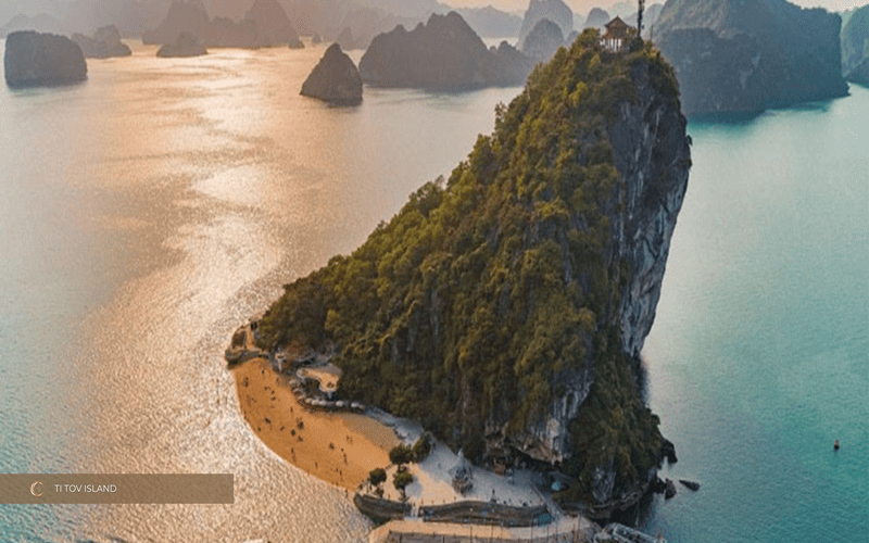 du-thuyen-luna-ha-long-gia-ve-lich-trinh-review-moi-nhat-titop