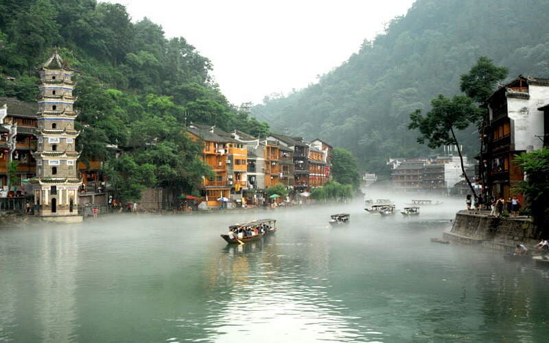 kinh-nghiem-di-trung-quoc-duong-bo-an-toan-tiet-kiem-namininh