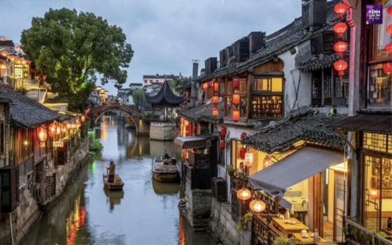 tour-hang-chau-kham-pha-tay-ho-co-tran-dep-noi-tieng-tayduong