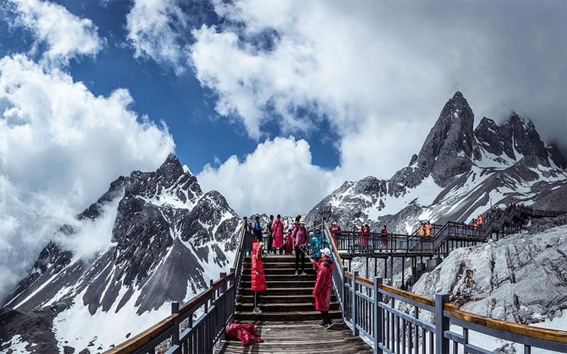 tour-le-giang-tron-goi-thanh-co-dep-nhat-van-nam-1