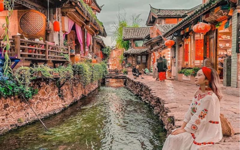 tour-le-giang-tron-goi-thanh-co-dep-nhat-van-nam-phoco