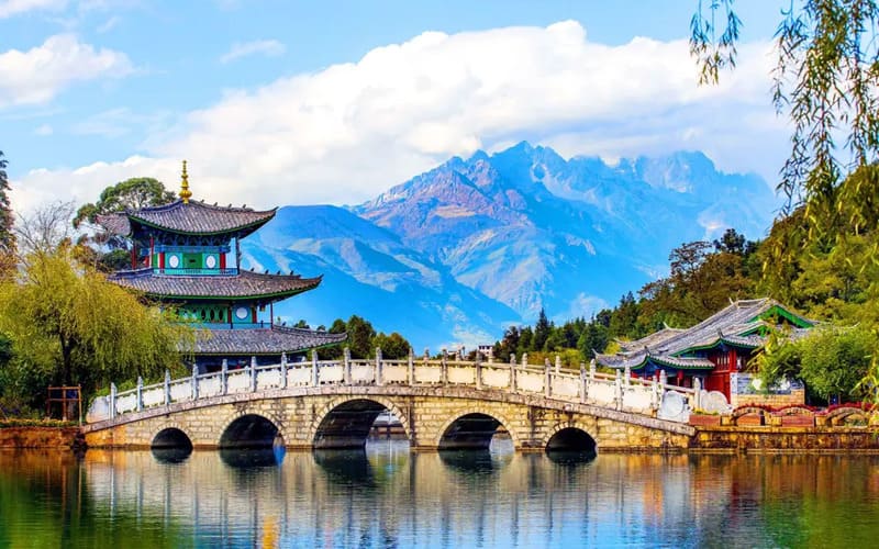 tour-le-giang-tron-goi-thanh-co-dep-nhat-van-nam