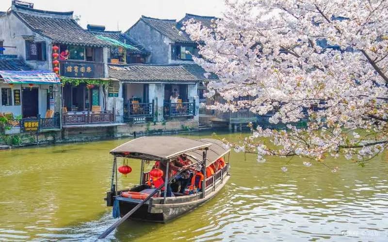 tour-o-tran-check-in-co-tran-dep-nhat-trung-quoc-thuyenco