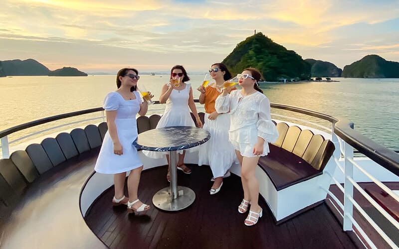 cong-ty-to-chuc-tour-ha-long-tai-thanh-hoa-uy-tin-amba