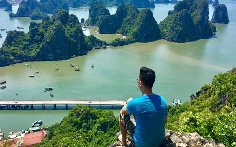 di-ha-long-tu-thanh-hoa-mat-bao-lau-lich-trinh-1