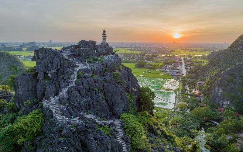 du-lich-ninh-binh-30-4-1-5-lich-trinh-chi-phi-hangmua