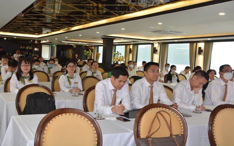 du-thuyen-ha-long-cho-doanh-nghiep-thanh-hoa-3