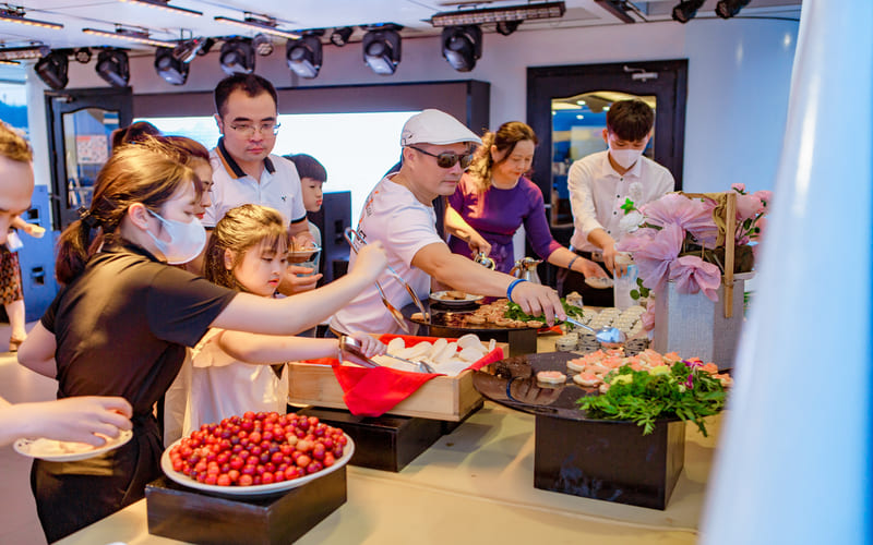 du-thuyen-ha-long-cho-doanh-nghiep-thanh-hoa-food