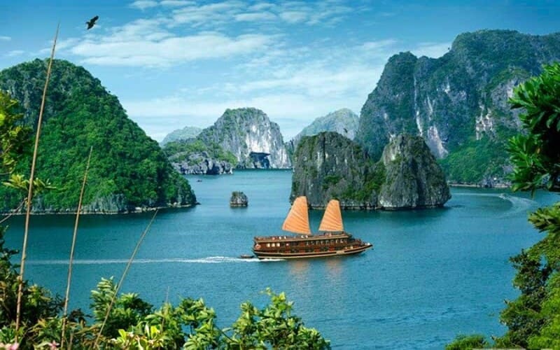 gia-khach-san-ha-long-dip-30-4-cap-nhat-moi-nhat-tuanchau