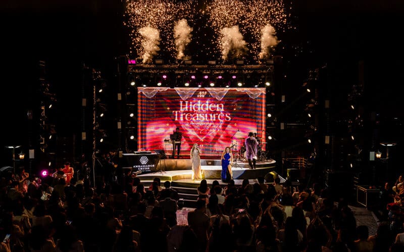 kinh-nghiem-dat-du-thuyen-ha-long-dip-le-show