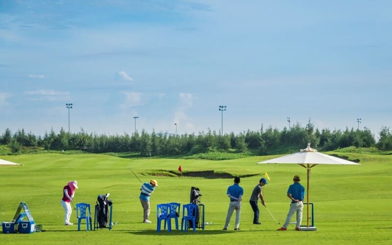 thanh-hoa-bung-no-du-lich-nghin-ty-nghi-duong-golf-1