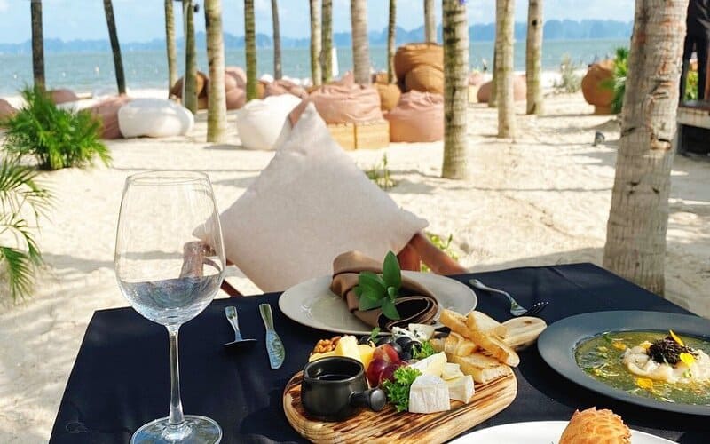 Top Nhà Hàng Hạ Long Mở Cửa Dịp 30/4 – 1/5