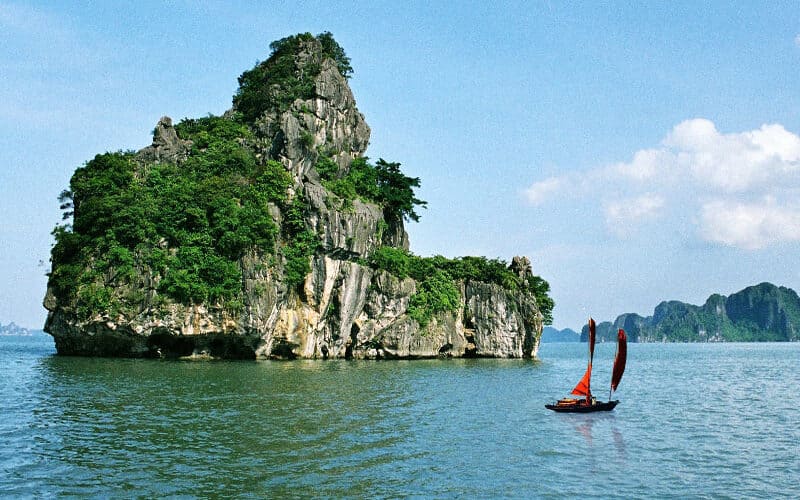 tour-ha-long-don-tai-thanh-hoa-xe-tan-noi-gia-tot