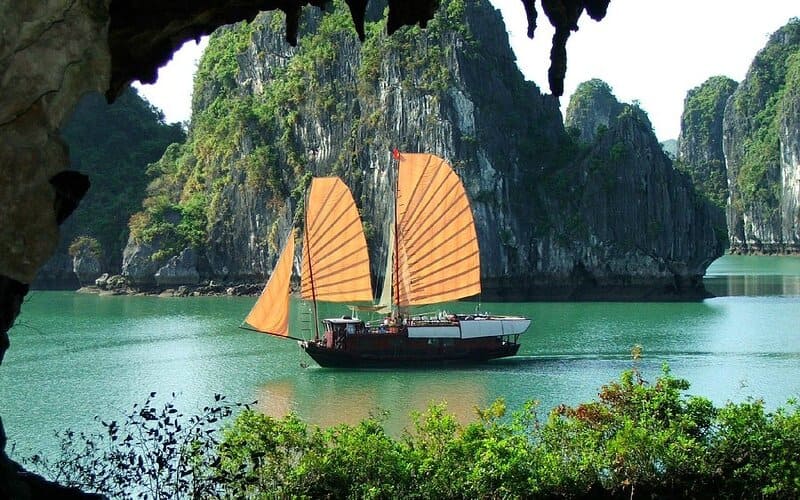 tour-ha-long-tu-thanh-hoa-tron-goi-khong-phat-sinh-1