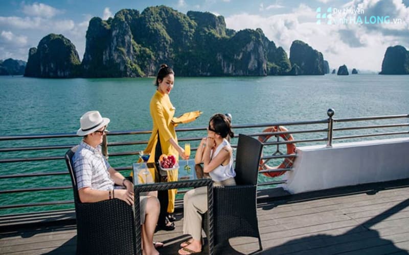 tour-thanh-hoa-di-vinh-lan-ha-bang-du-thuyen-cao-cap-4