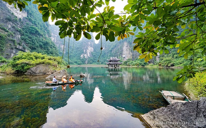trang-an-dip-30-4-co-dong-khong-kinh-nghiem-di-2