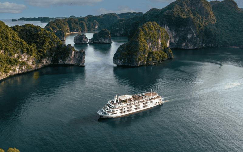 dat-du-thuyen-ambassador-cruise-tu-thanh-hoa-gia-tot