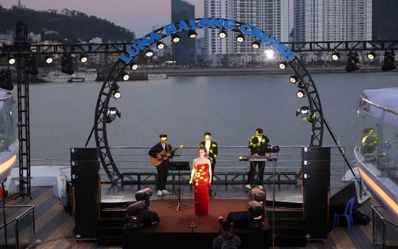 dat-du-thuyen-luna-cruise-tu-thanh-hoa-gia-tot-3