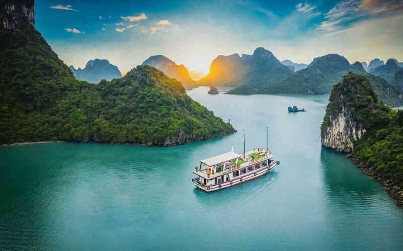 Đi Cát Bà Cần Chuẩn Bị Những Gì?