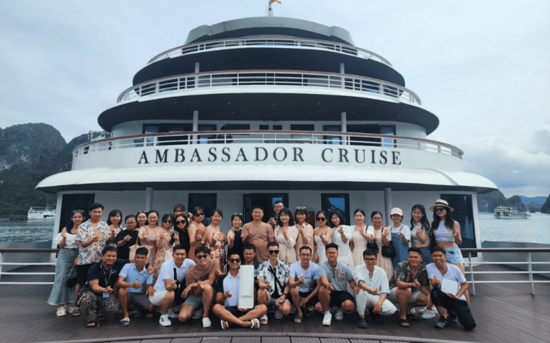 di-ha-long-nen-o-khach-san-hay-du-thuyen-4