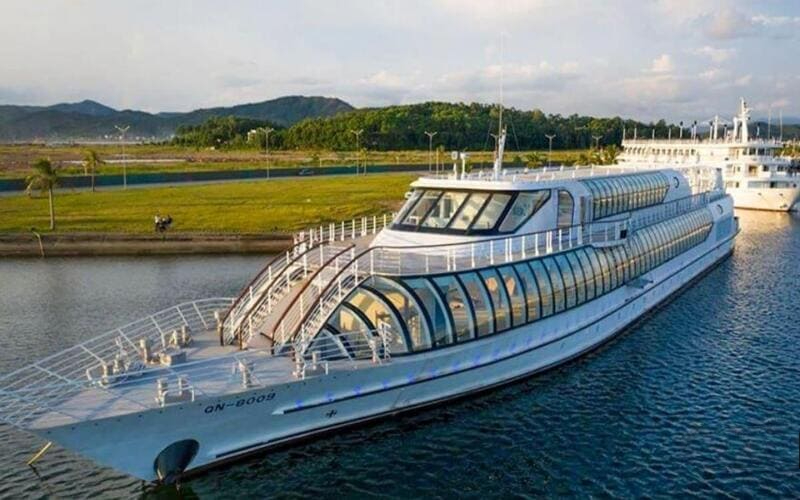 gala-dinner-tren-du-thuyen-paradise-ha-long-1 (1)