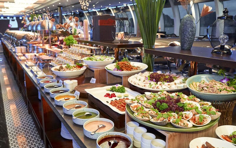 gala-dinner-tren-du-thuyen-paradise-ha-long-8
