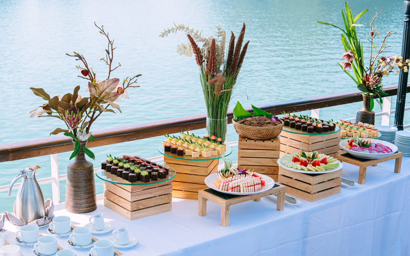 hoi-nghi-khach-hang-tren-ambassador-cruise-5