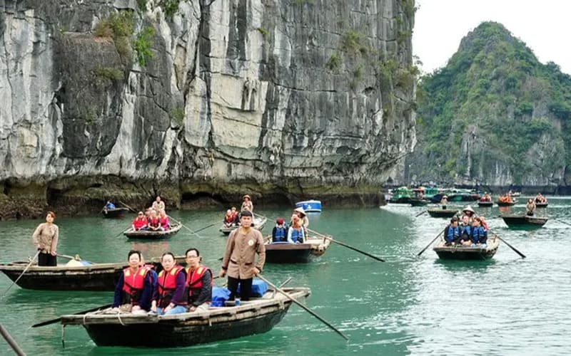 nen-di-ha-long-tu-tuc-hay-di-tour-tu-thanh-hoa-2